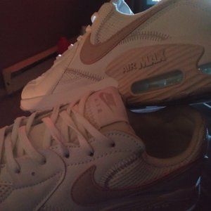 I'm selling White and pink air Max, size 8 in a half. And I'm letting them go fo